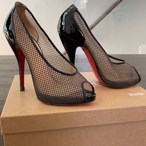 **SOLD** Christian Louboutin “Fetilo” Black size 39